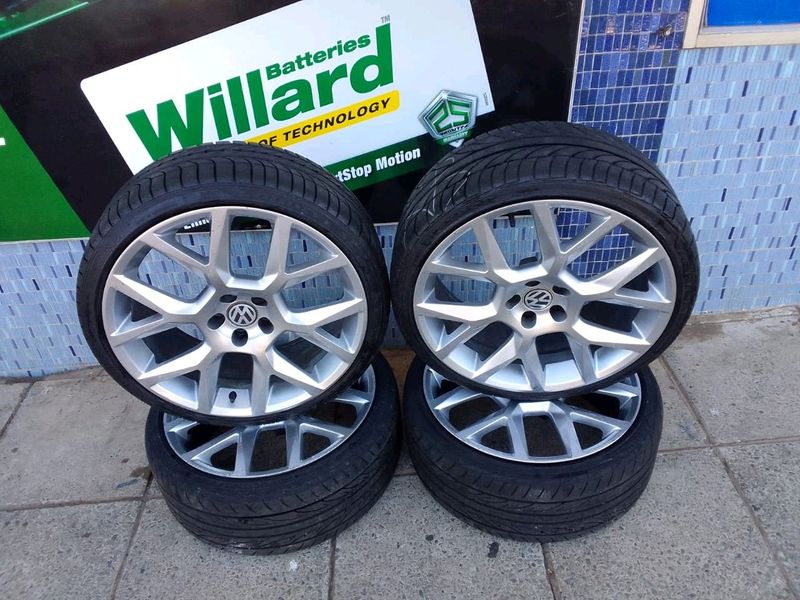 A set of 18inches 5x112 PCD mags with tyres for Golf GTI/5/6 and 7 also fit Audi/ VW caddy/VW Tiguan