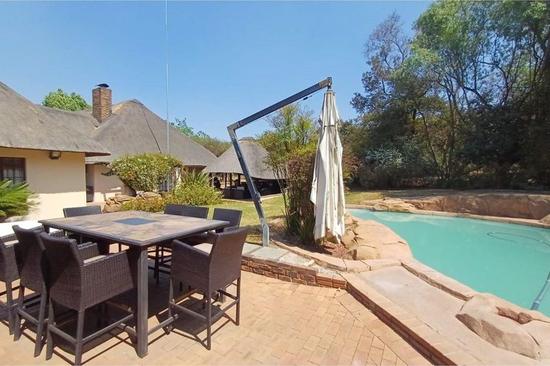 7 Bedroom House For Sale in Randjesfontein AH