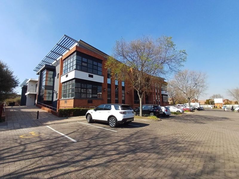 184 Sqm first floor office to let in Highveld Centurion