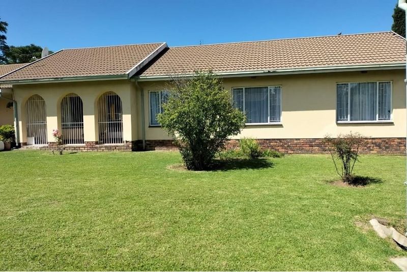 3 Bedrooms  family home for sale in Vaalpark