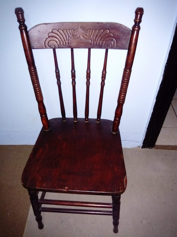 Antique Chair R 480. Uitenhage