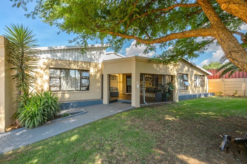A modern and well maintained gem in a sought after suburb!!