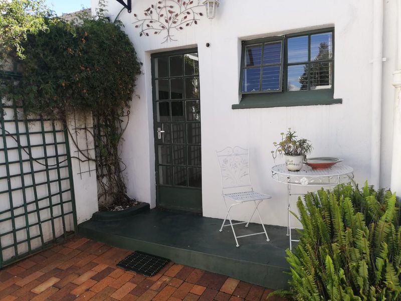 Fully furnished garden cottage - R7000pm inclusive of utilities, wi-fi and DSTV