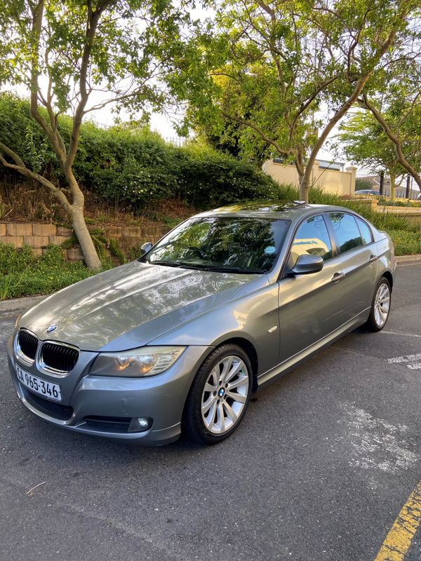 2012 BMW 3 Series Sedan