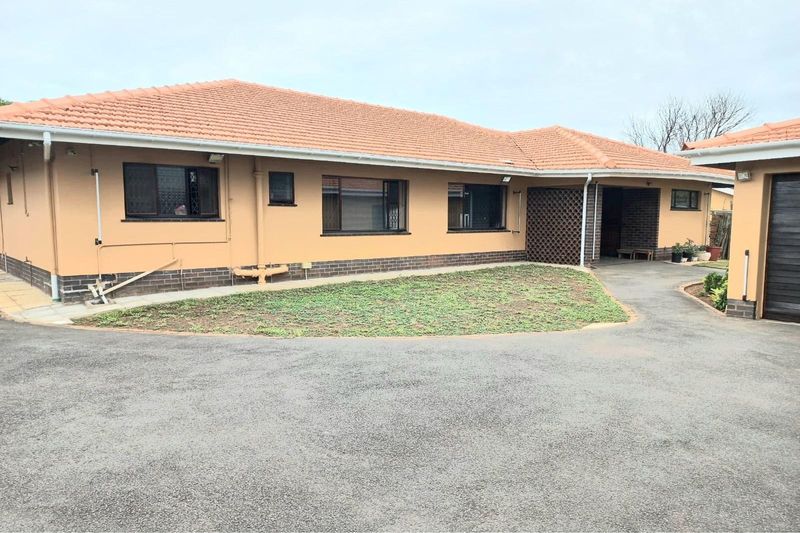 A Charming Spacious 4 Bedroom House for Sale in Yellowwood Park, Durban