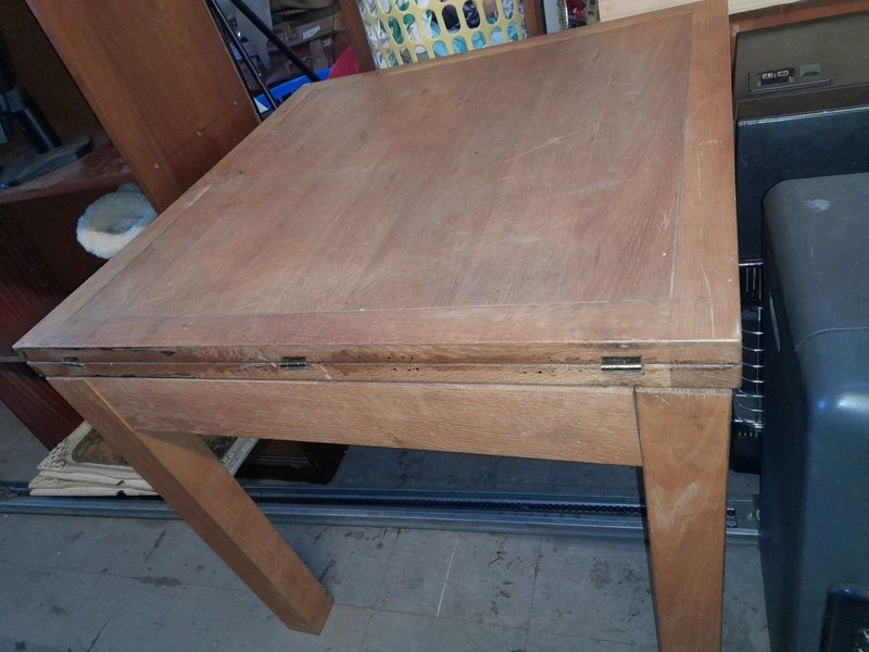 Oak fold-up table