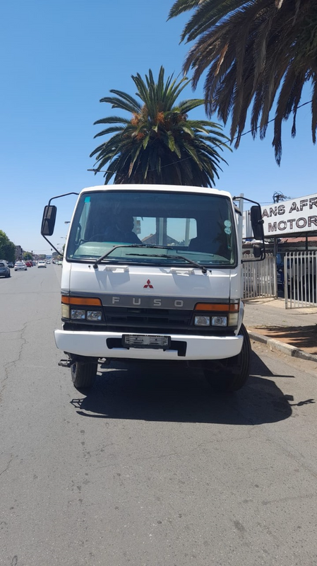 Fuso fm 14_213 8ton dropside in a mint condition for sale at an affordable amount