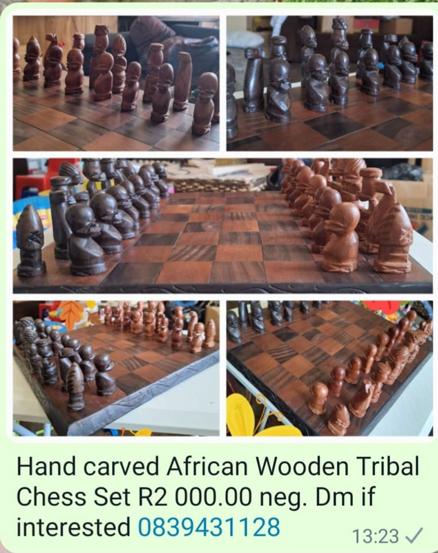 African motief wooden chess set