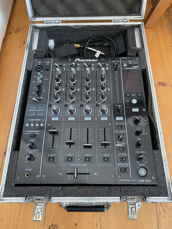 Pioneer DJM850 DJ Mixer