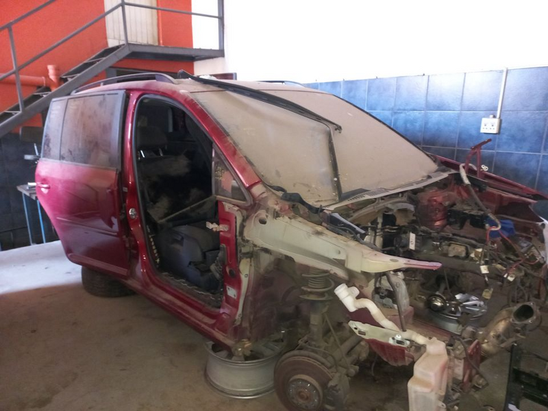 Volkswagen Touran TSI 2008 stripping for spares
