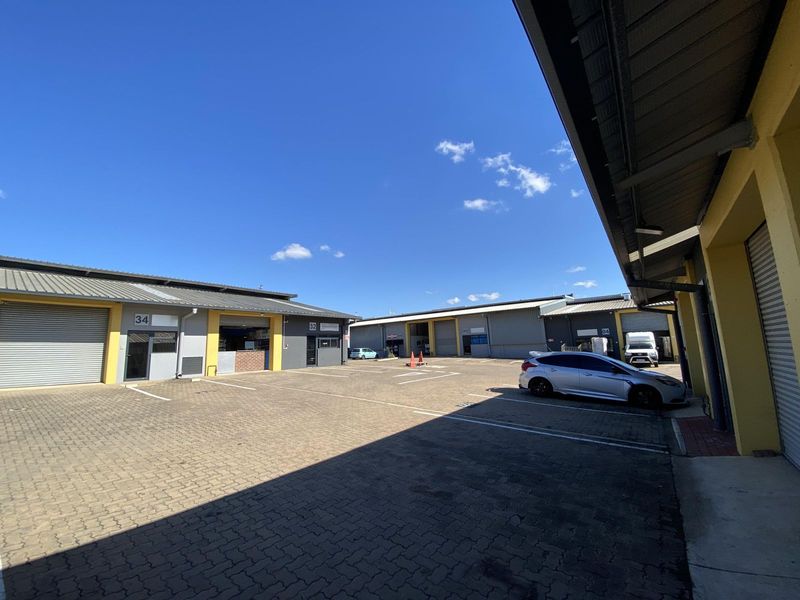 136m2 Warehouse To Let in Cornubia