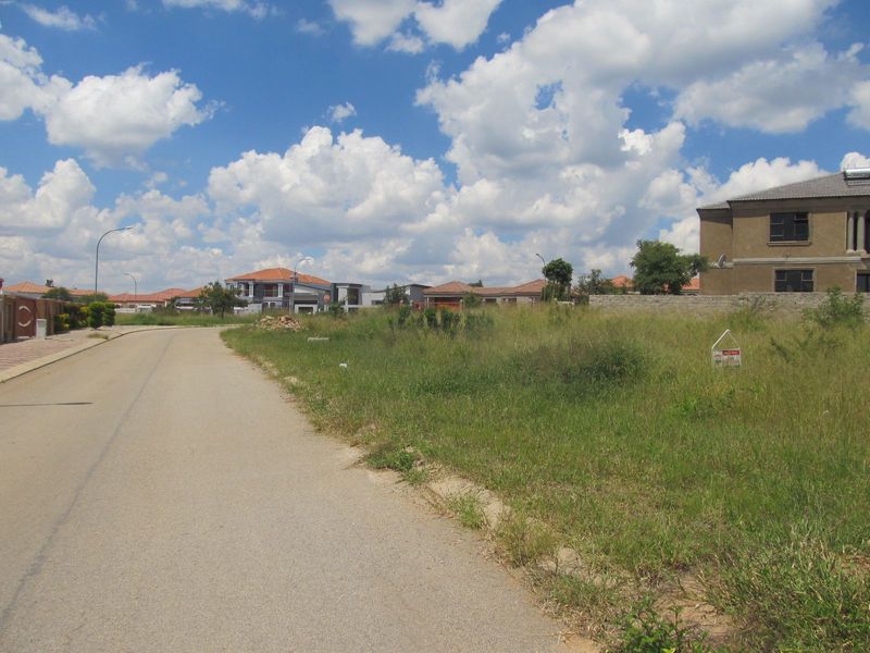 Vacant Land Opportunity: 1073m² at a Remarkable Price