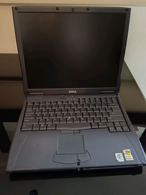 Dell Laptop R800