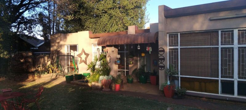 Charming Family Home For Sale in Delmas