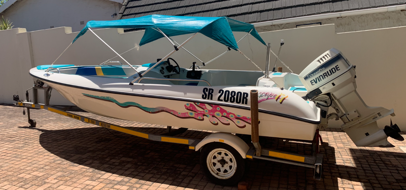 Ski boat