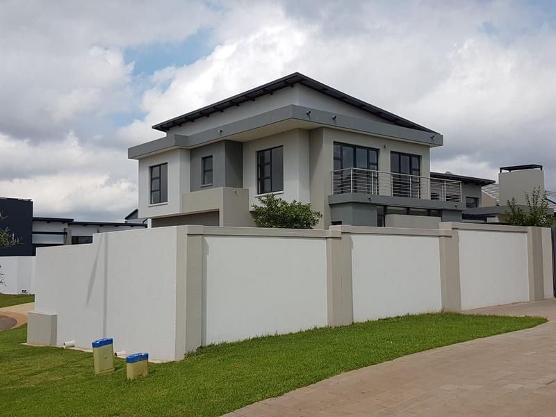 3 Bedroom, Beautiful Double Storey with Swimming Pool