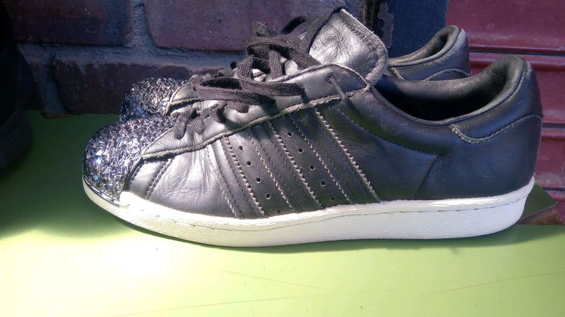 Second Hand Size 6.5 Adidas Superstar Metal toe 3D Sneakers
