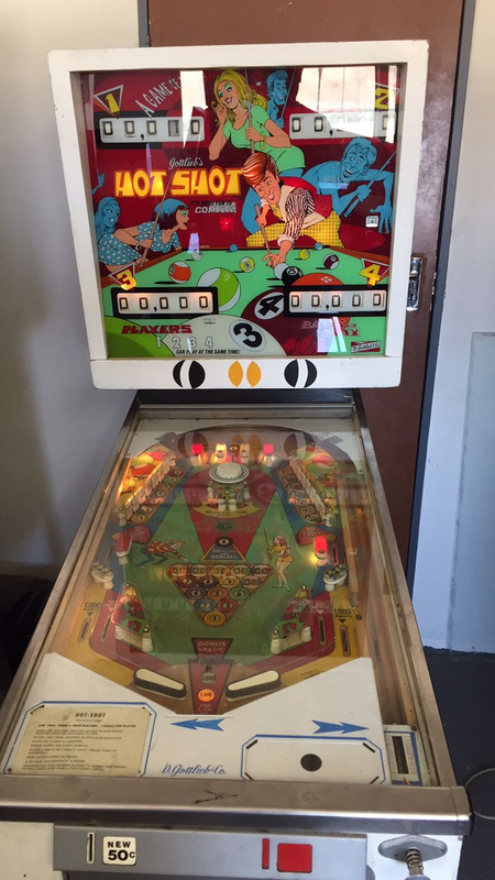 Hot Shot Pinball Machine by Gottlieb, 4 player pool theme