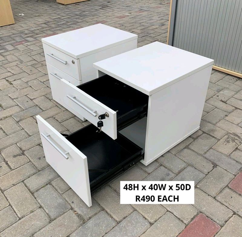 5 X EXCELLENT QUALITY WORK STATION DRAW CABINETS FOR SALE