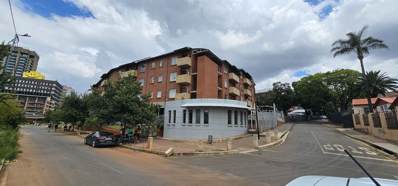 2 Bedroom apartment in Braamfontein Werf For Sale