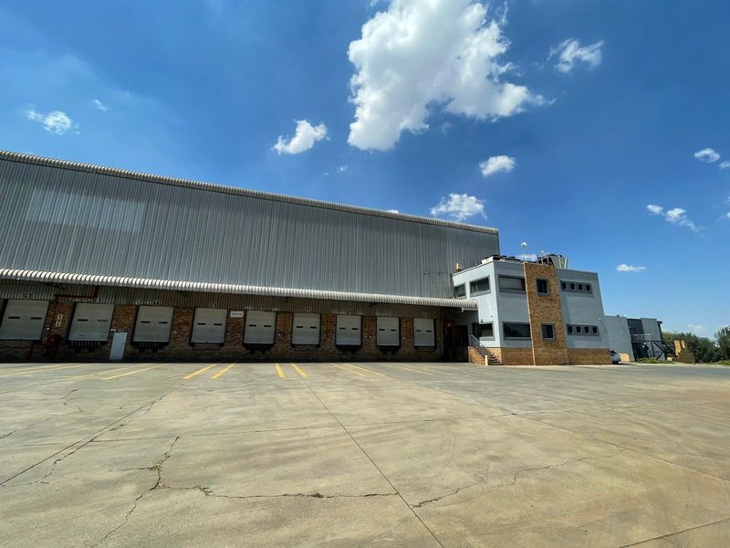 6,720sqm Fully Racked A-grade Warehouse To Let in Jet Park, Boksburg