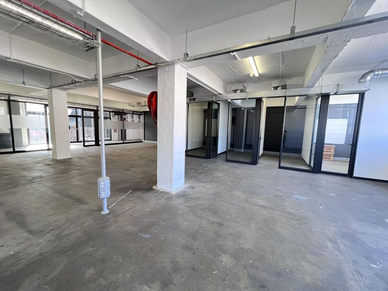 149m² Office To Let in Woodstock