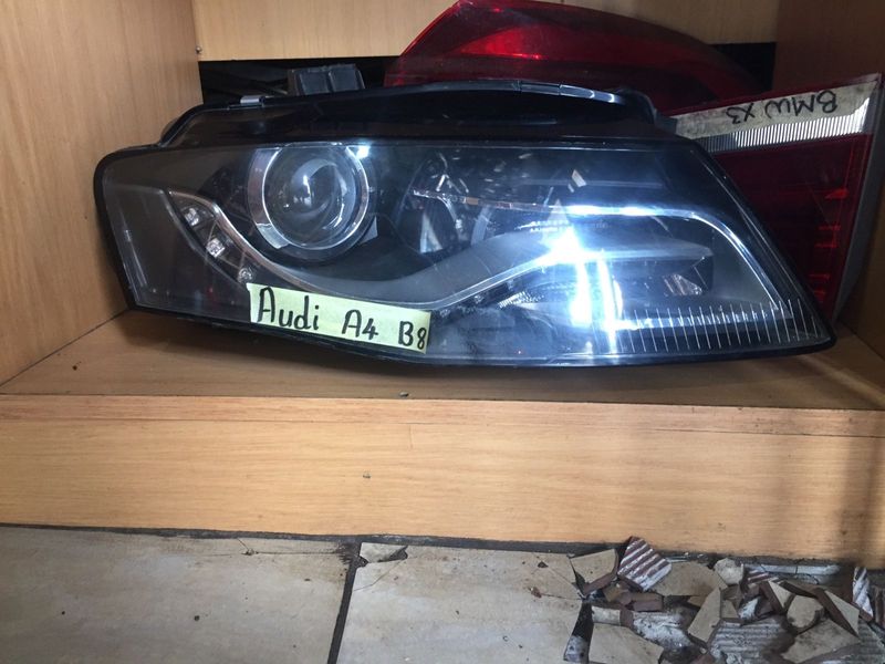 AUDI A4 B8 headlights for sell in good condition nice and clean