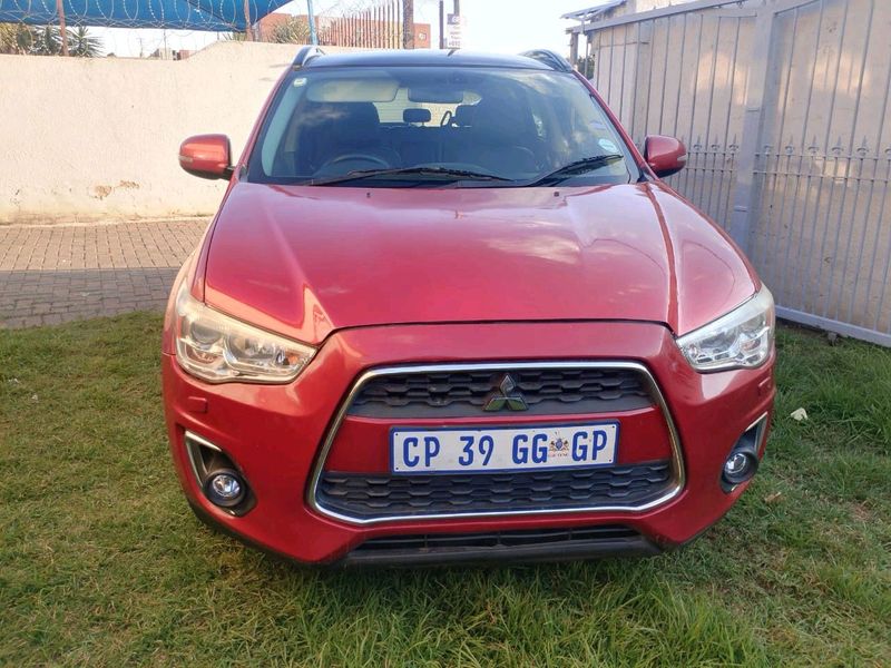 2015 MITSUBISHI ASX AUTOMATIC TRANSMISSION WITH SUN ROOF AND LEATHER SEATS
