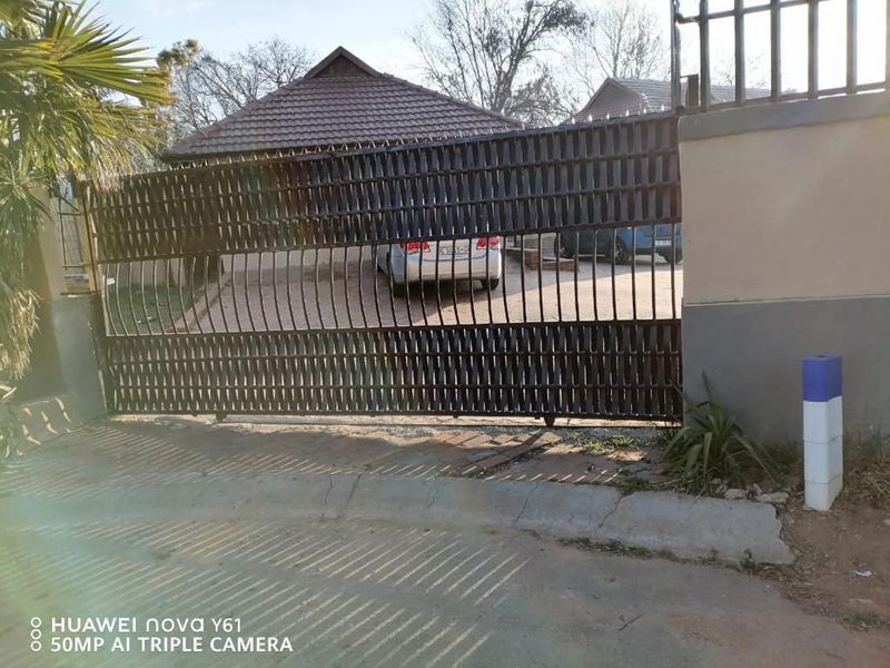 1 bedroom cottage to rent in Bramley View R5500