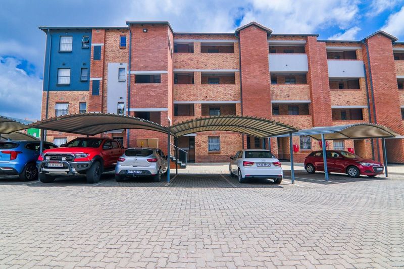 2 Bedroom Apartment For Sale in Centurion, Heuweloord