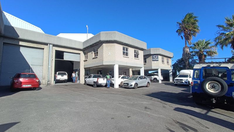 350m2 Industrial warehouse TO LET in Killarney Gardens