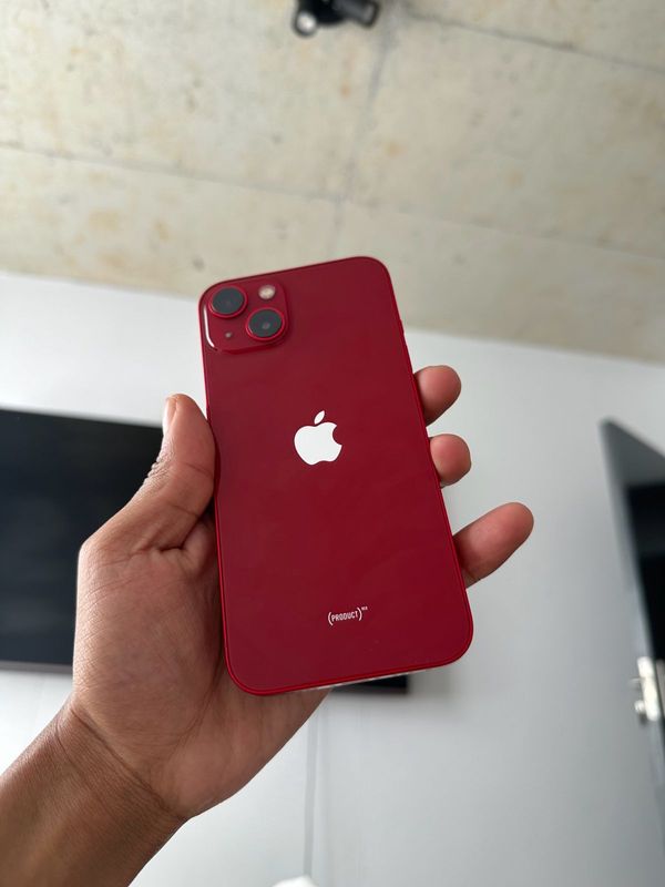 iPhone 13 128gb product red R9999