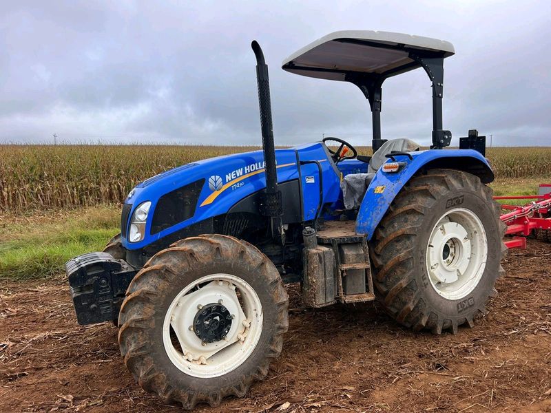 New holland t t 4 90