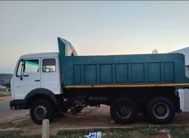Mercedes benz 2635 10 cube tipper in an immaculate condtion for sale at an affordable amount