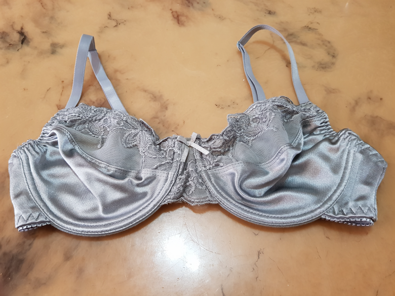 Lace underwire bra 36C Grey Shelly. Not padded