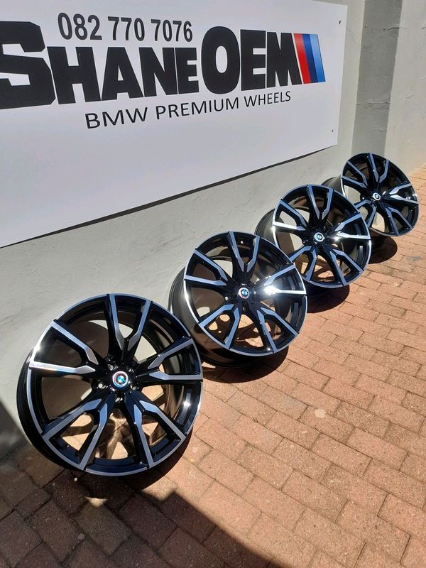 22&#34; BMW x7 Go7 Oem mags and tyres