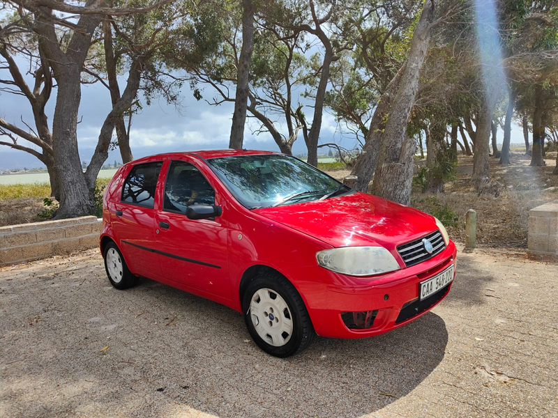2005 Fiat Punto Sedan