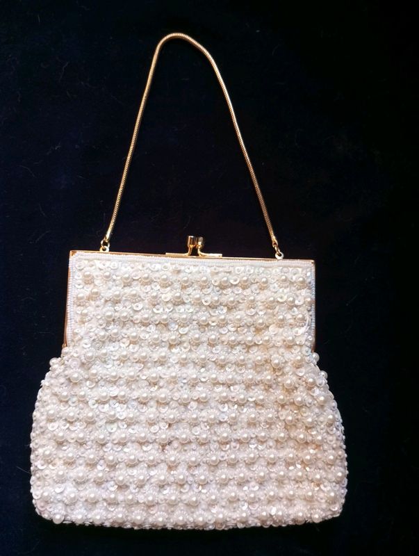 Vintage white beaded evening beautiful handbag, With snap lock, inside pocket and mirror, as new