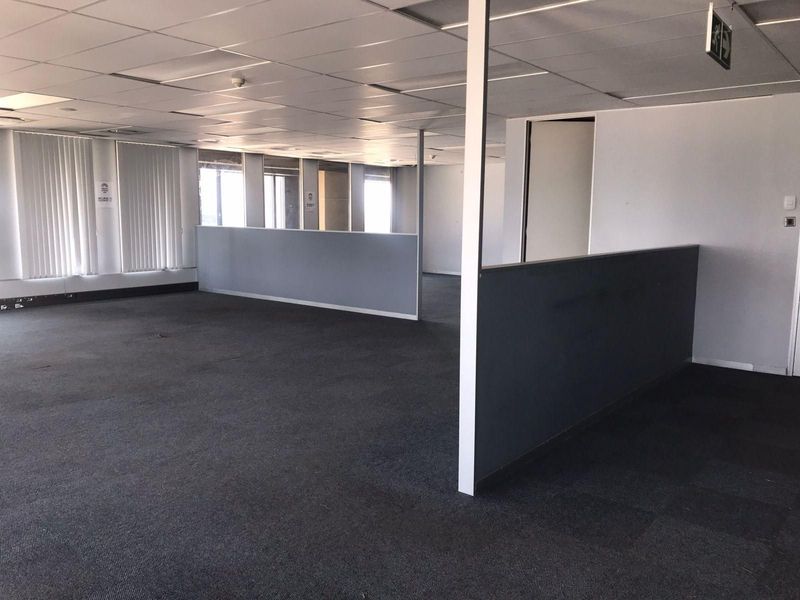 303m2 unit to let in Sandton City Office Towers