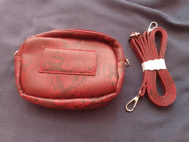 Bag snakeskin maroon &amp; beige sling bag