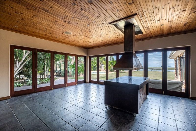 Spacious Family home on the river in quiet part of Amsterdamhoek for sale
