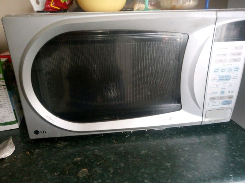 L.G microwave oven for sale