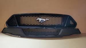 Ford mustang grill