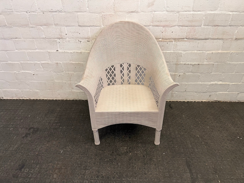 White Wicker Outdoor Chair- A47248