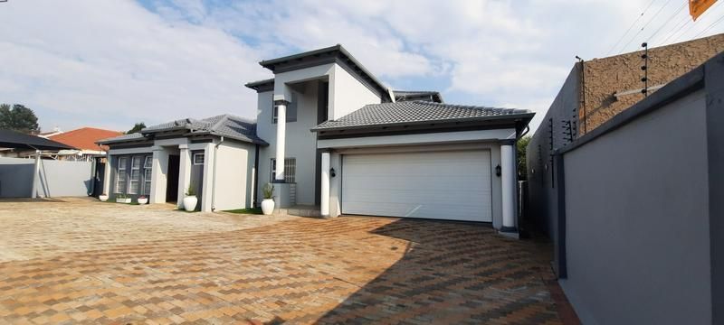 7 Bedroom House for Sale - Hurlyvale - Edendale