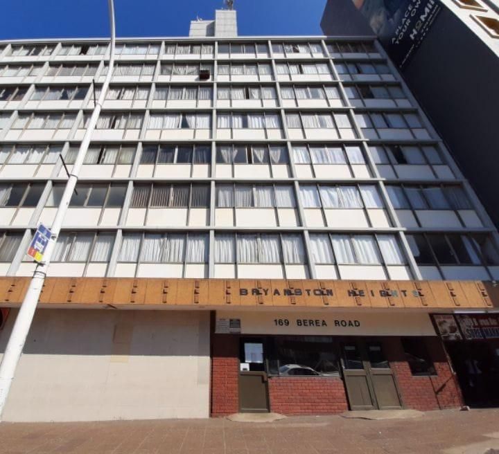 OCEBISA PROPERTIES PRESENTS A TWO BEDROOM APARTMENT FOR SALE IN BRYANSTON HEIGHTS.