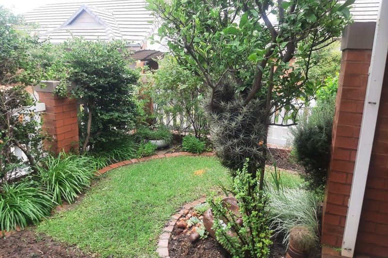 Tranquil Retirement Living:  2 Bedroom Home with an Office