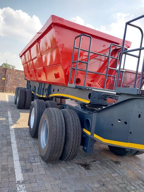 Afrit side tipper links 45cubes in an immaculate condition for sale at an affordable price