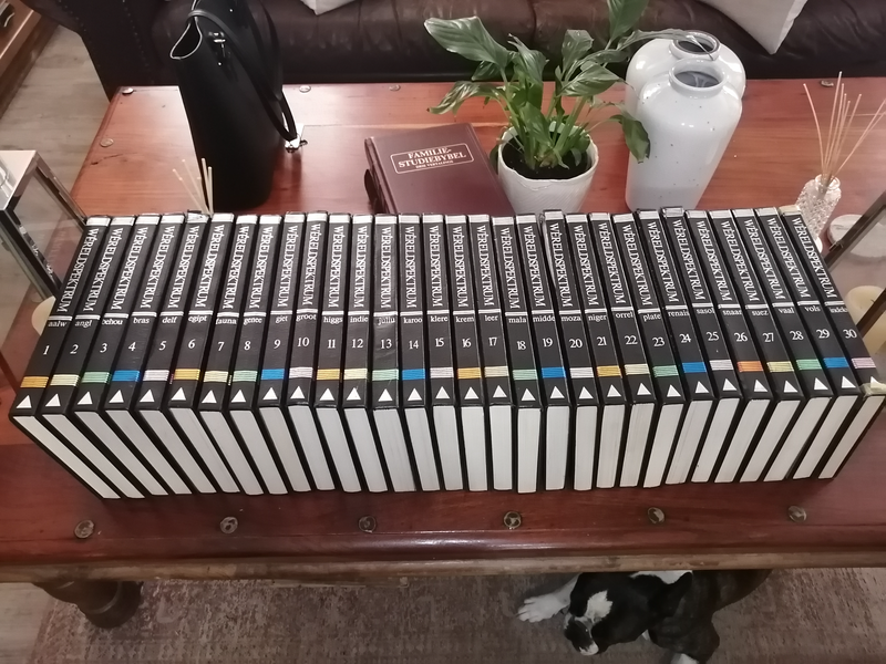 World Spectrum Encyclopedia, Complete Set of 30 Books in Afrikaans