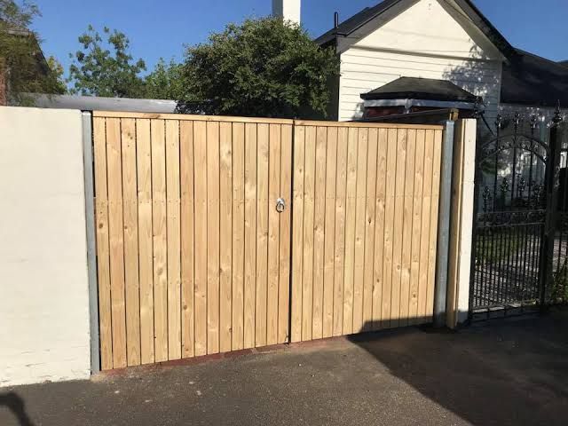 Clearvu Fence, stainless steel Balustrades, Driveway gates